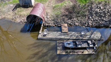 1920 Fanell Dr, La Crosse, WI 54601 - photo 2