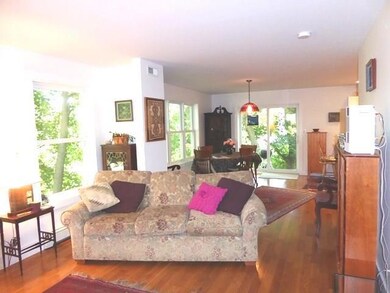 Living Room/ Dining Area