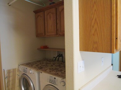 871 Kirkwood Dr, Grand Forks, ND 58201 - photo 7