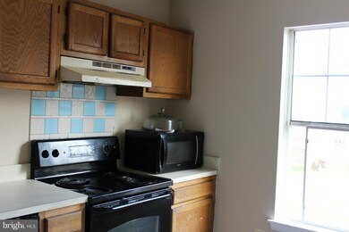 7837 Suiter Way, Hyattsville, MD 20785 - photo 5