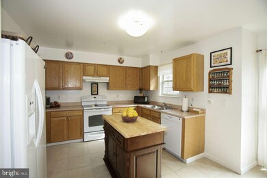 9821 Sherwood Farm Rd, Owings Mills, MD 21117 - photo 6