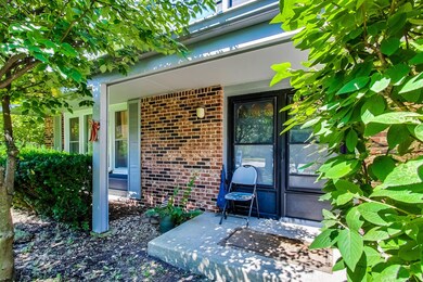 3938 Carousel Dr, Northbrook, IL 60062 - photo 2