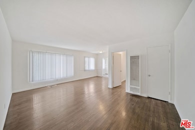 2314 S Corning St unit 9, Los Angeles, CA 90034 - photo 6