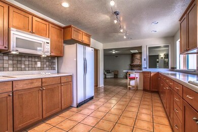 6801 Orphelia Ave NE, Albuquerque, NM 87109 - photo 5