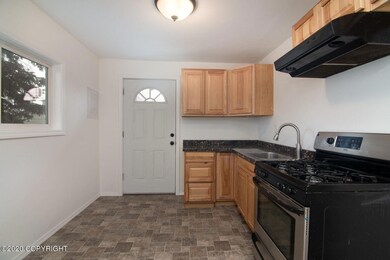 232 N Hoyt 11