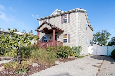 1320 Hartrick Ave, Royal Oak, MI 48067 - photo 2