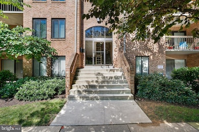 11415 Commonwealth Dr unit 302, Rockville, MD 20852 - photo 3