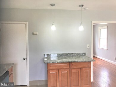 8627 Oak Rd, Parkville, MD 21234 - photo 6