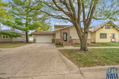 405 8th Ave, Sibley, IA 51249 - photo 2