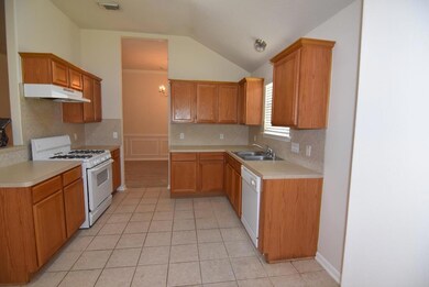 11831 Belle Ct, Pinehurst, TX 77362 - photo 4