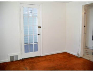470 Roosevelt Ave, Springfield, MA 01118 - photo 7