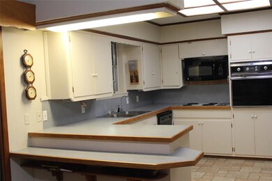 116 E Coffin St, Denison, TX 75021 - photo 6