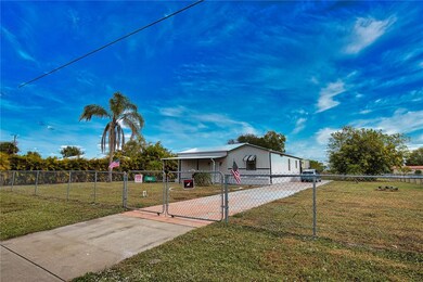 1464 NE Leisure Ave, Arcadia, FL 34266 - photo 4