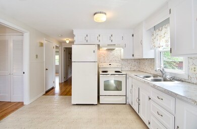 75 Rosella St, Springfield, MA 01118 - photo 5