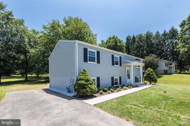 1011 Courtland Dr, Sykesville, MD 21784 - photo 2