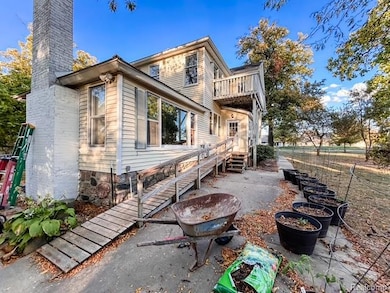 601 N Grand Ave, Fowlerville, MI 48836 - photo 3