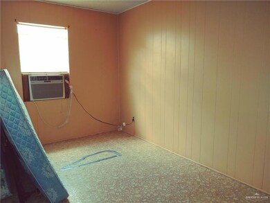 318 S 24th St, Donna, TX 78537 - photo 5