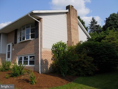 1506 Whitfield Blvd, Reading, PA 19609 - photo 2
