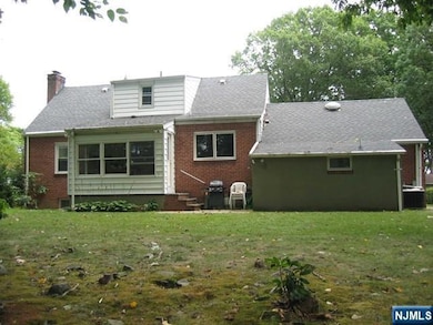 513 Lafayette Ave, Wyckoff, NJ 07481 - photo 2