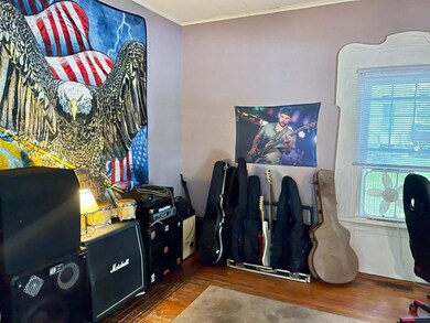 Office/Additional Bedroom with Built in Bookcases