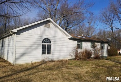 1017 Plum St, Harrisburg, IL 62946 - photo 6