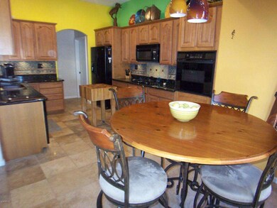Dining & Kitchen