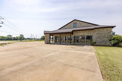 1910 E Jackson St, Hugo, OK 74743 - photo 4