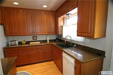 Beautiful Remodeled Kitchen With Granite Counter T