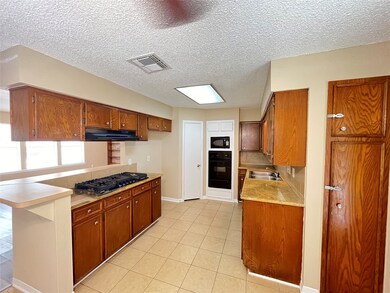 6902 Feather Creek Dr, Houston, TX 77086 - photo 5