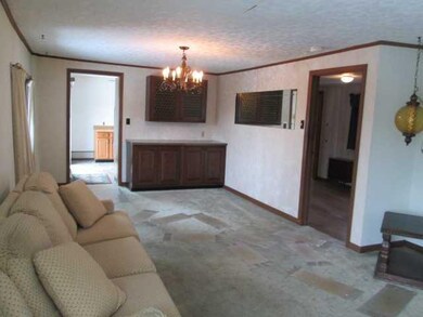 Living Room SPACIOUS LIVING ROOM