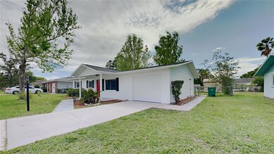 6041 18th St, Zephyrhills, FL 33542 - photo 2