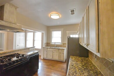 946 Pecore St, Houston, TX 77009 - photo 7