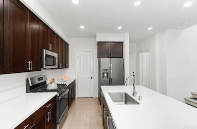 12835 W Hemingway Dr, San Fernando, CA 91340 - photo 4