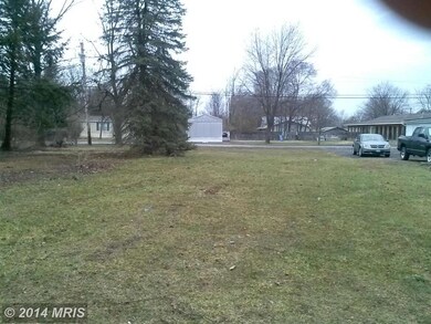 10758 Winchester Ave, Bunker Hill, WV 25413 - photo 3