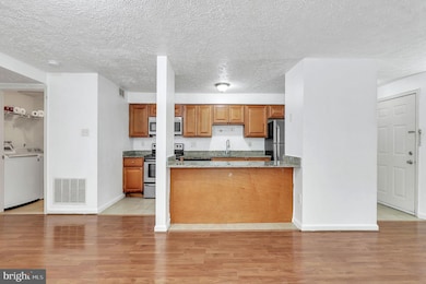 19613 Gunners Branch Rd unit C, Germantown, MD 20876 - photo 5