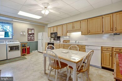 17 W Locust St, Mechanicsburg, PA 17055 - photo 2