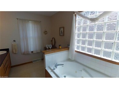 2160 Kimberly Ct, Wickliffe, OH 44092 - photo 4