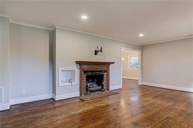 2001 Colonial Place, Winston Salem, NC 27104 - photo 7