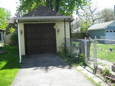 Garage.