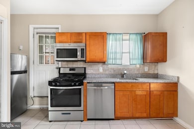 2100 S Lambert St unit 2, Philadelphia, PA 19145 - photo 6