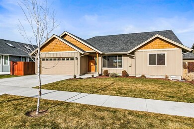 20593 Dylan Loop, Bend, OR 97702 - photo 2