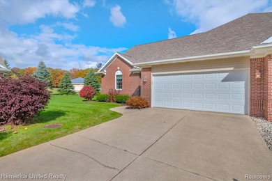 13303 Spruce Ct unit 8, Linden, MI 48451 - photo 3