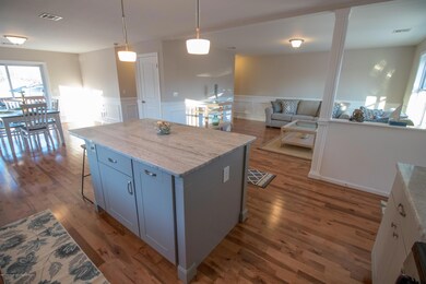 Eat-In Kitchen