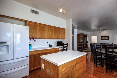 Spacious Kitchen & breakfast area