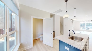 407 Devender Ln, Charlotte, NC 28217 - photo 6