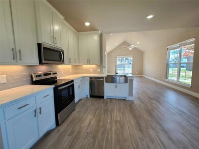 1631 W Elm St, Denison, TX 75020 - photo 5