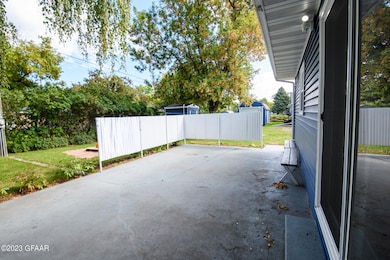 0884 801 Walnut St-DevilsLake