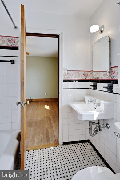 16 Longfellow St NW, Washington, DC 20011 - photo 6