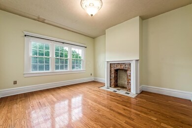 Welcome to 1469 Summit Street!