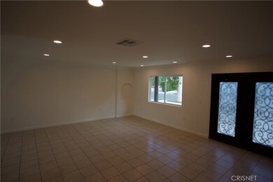22111 Viscanio Rd, Woodland Hills, CA 91364 - photo 5